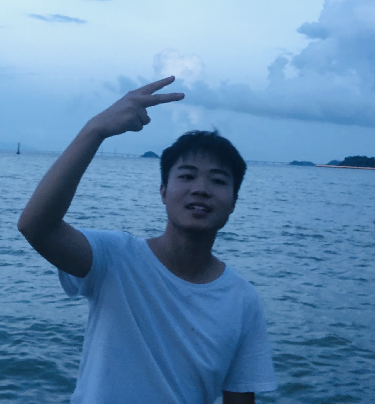 Zhongzhu Zhou / Charlie Zhou